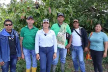 A orillas del río Arauca, “bueno, vamos a asociarnos”
