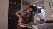 Historia de Adela