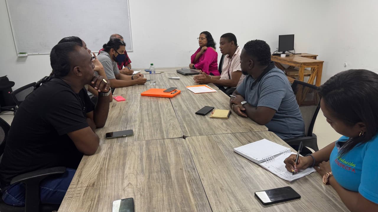 líderes y lideresas de organizaciones sociales interesadas en integrarse al Circuito Asociativo Popular y Solidario