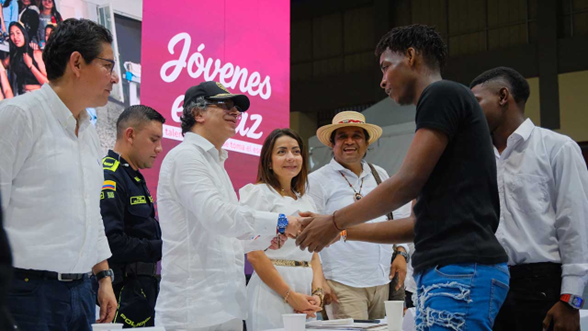 ‘Jóvenes en Paz es el camino para que la juventud del Chocó no tenga que empuñar un fusil’: presidente Petro
