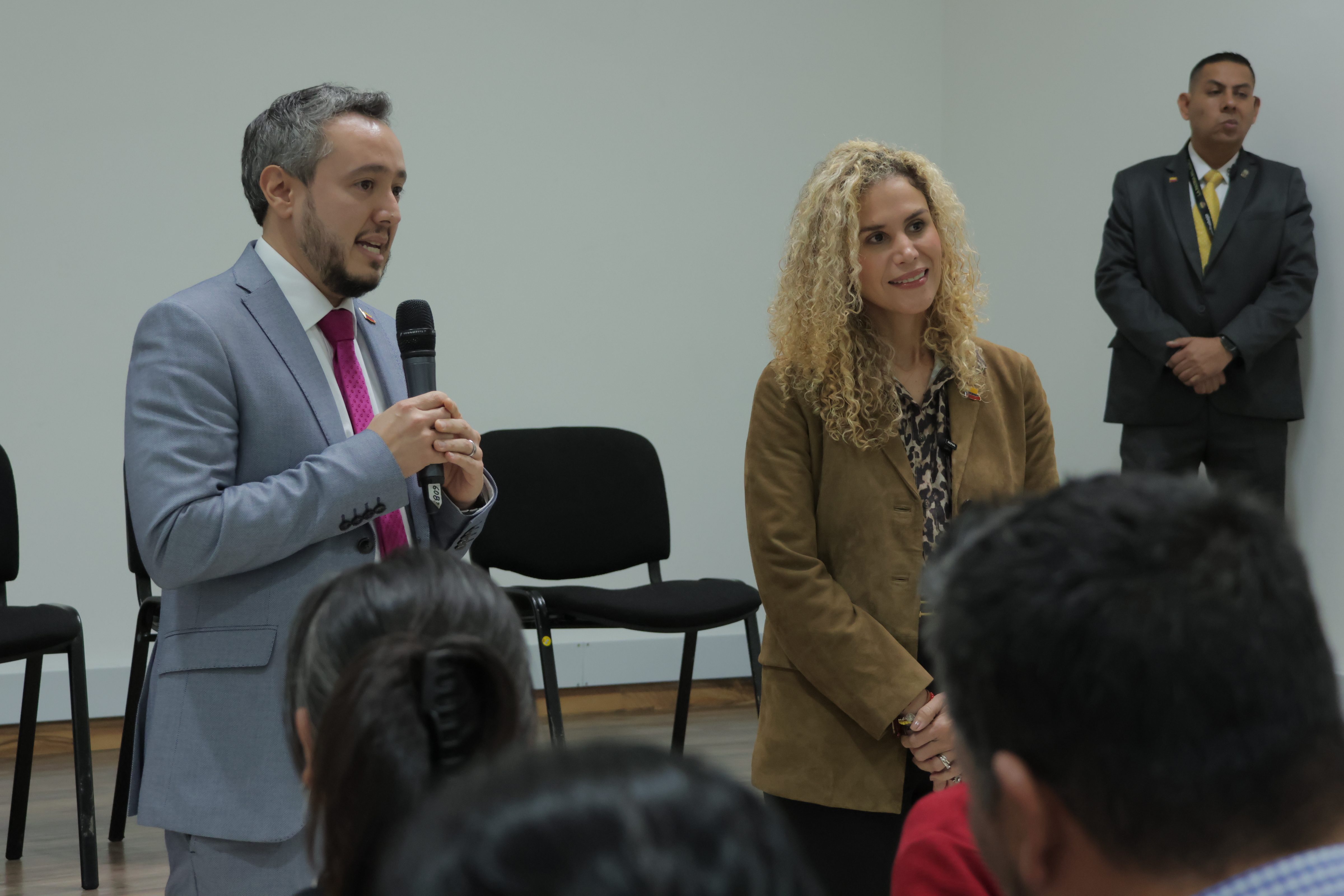 Ministra del Trabajo visita la Unidad Solidaria
