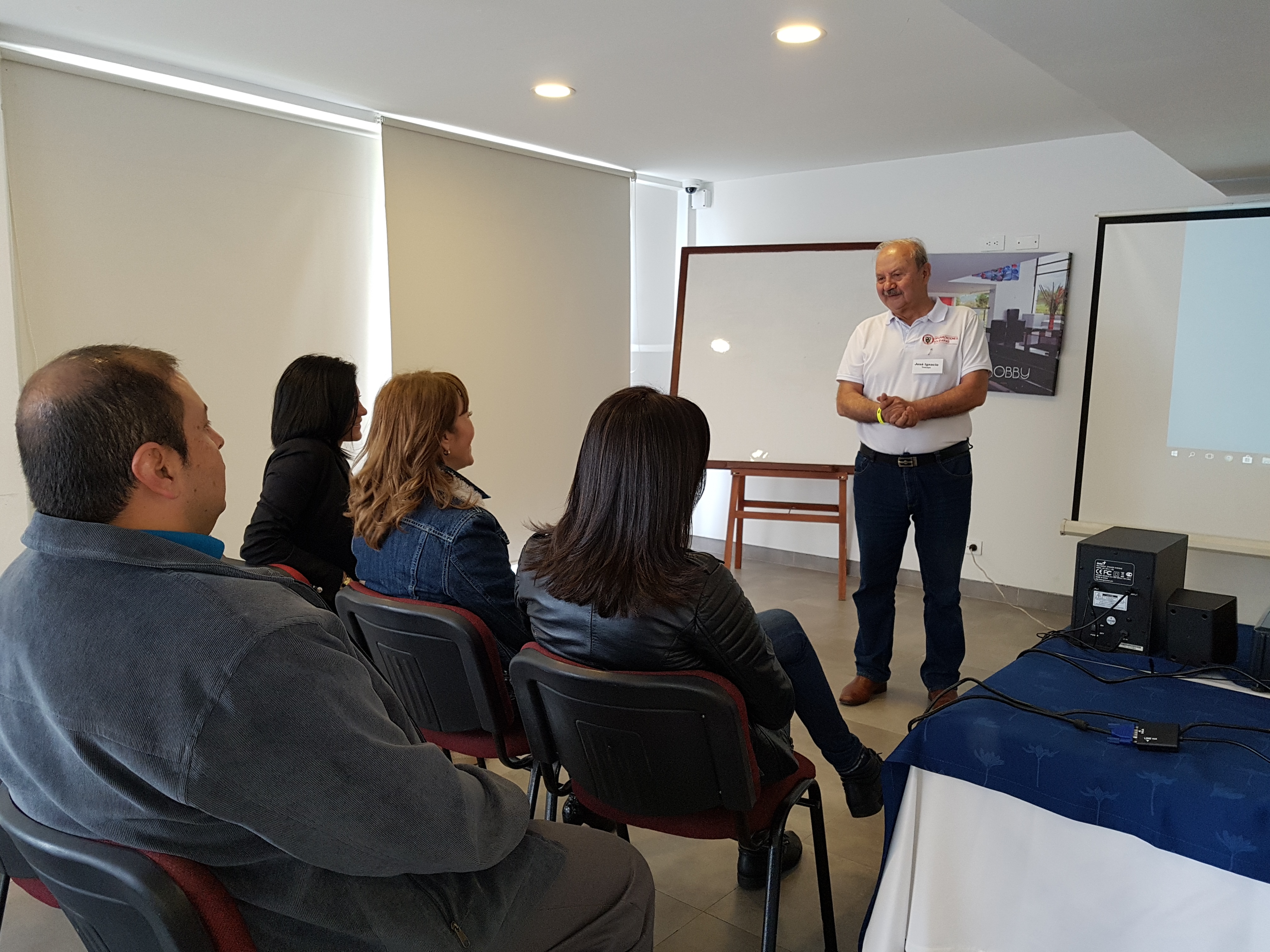 funcionarios de Organizaciones Solidarias