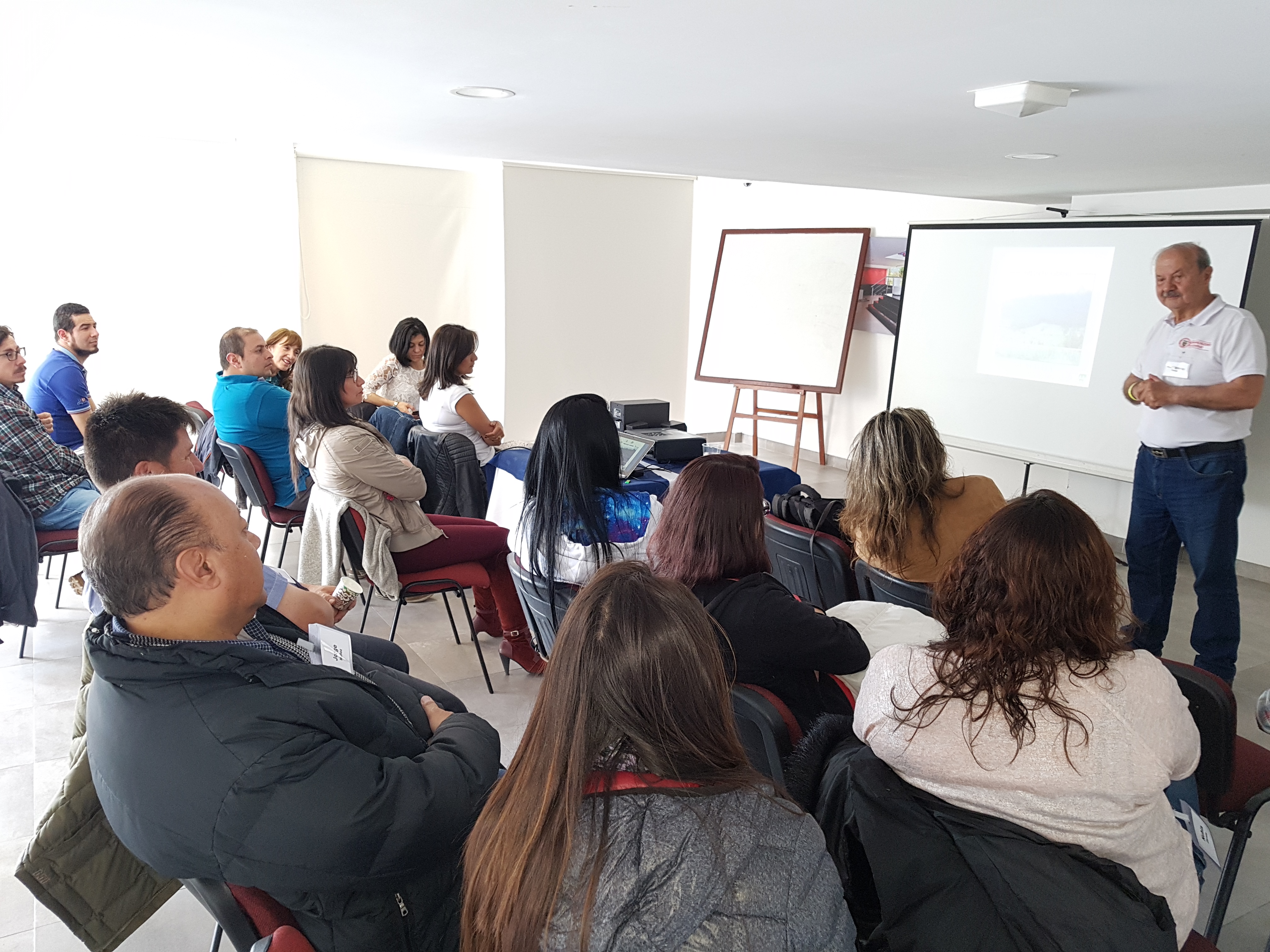 funcionarios de Organizaciones Solidarias