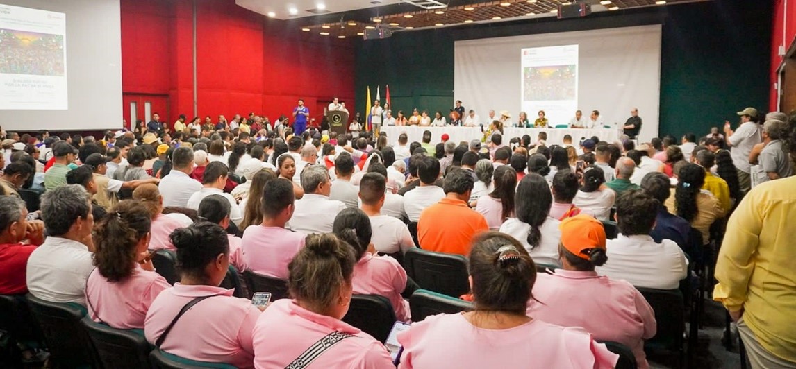 Diálogo Social por la Paz y Asociatividad Solidaria en el Huila Diálogo Social por la Paz y Asociatividad Solidaria en el Huila