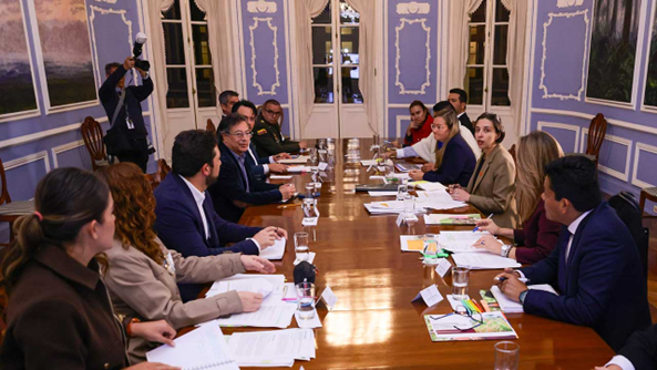 Gobierno refuerza apoyo al sector arrocero con créditos y ordenamiento productivo Gobierno refuerza apoyo al sector arrocero con créditos y ordenamiento productivo