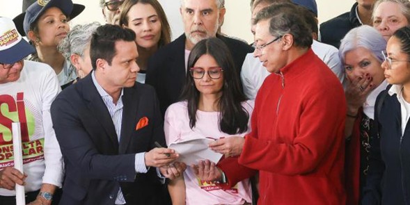 Consulta popular fue oficialmente radicada en el Congreso Consulta popular fue oficialmente radicada en el Congreso