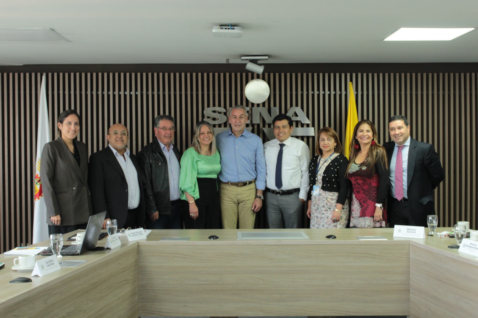 SENA y UAEOS trabajarán articulados en territorio para fortalecer las organizaciones populares y solidarias SENA y UAEOS trabajarán articulados en territorio para fortalecer las organizaciones populares y solidarias
