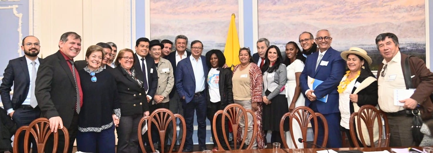 Reunión con líderes del sector solidario y popular