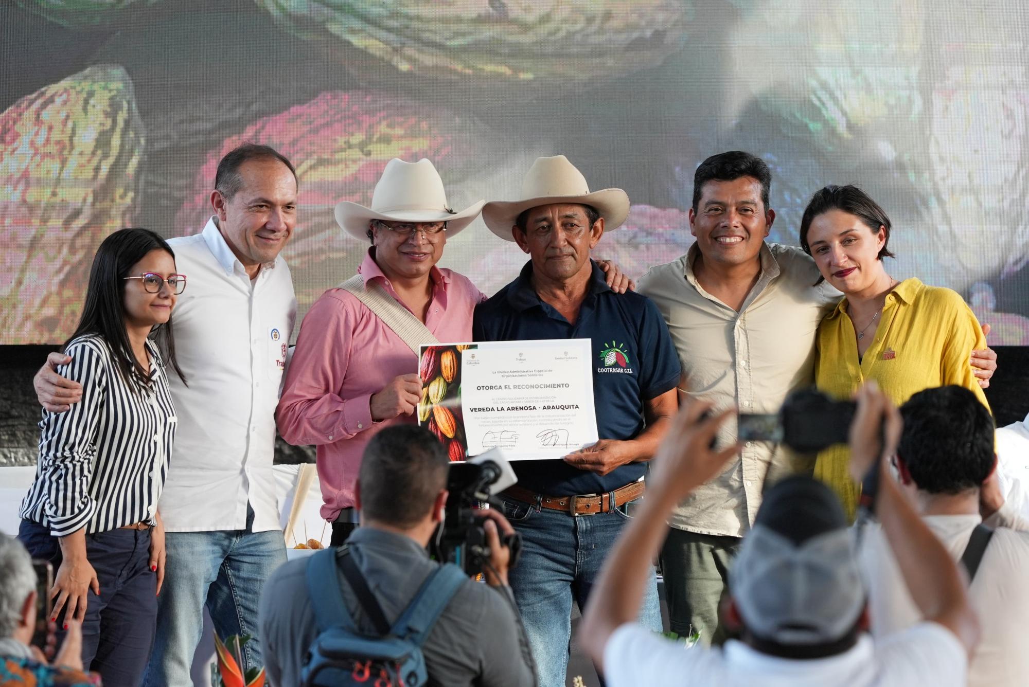 La Unidad Solidaria impulsa la industrialización del cacao en Arauca, Boyacá y Casanare mediante trabajo conjunto con gobiernos locales y organizaciones campesinas La Unidad Solidaria impulsa la industrialización del cacao en Arauca, Boyacá y Casanare mediante trabajo conjunto con gobiernos locales y organizaciones campesinas