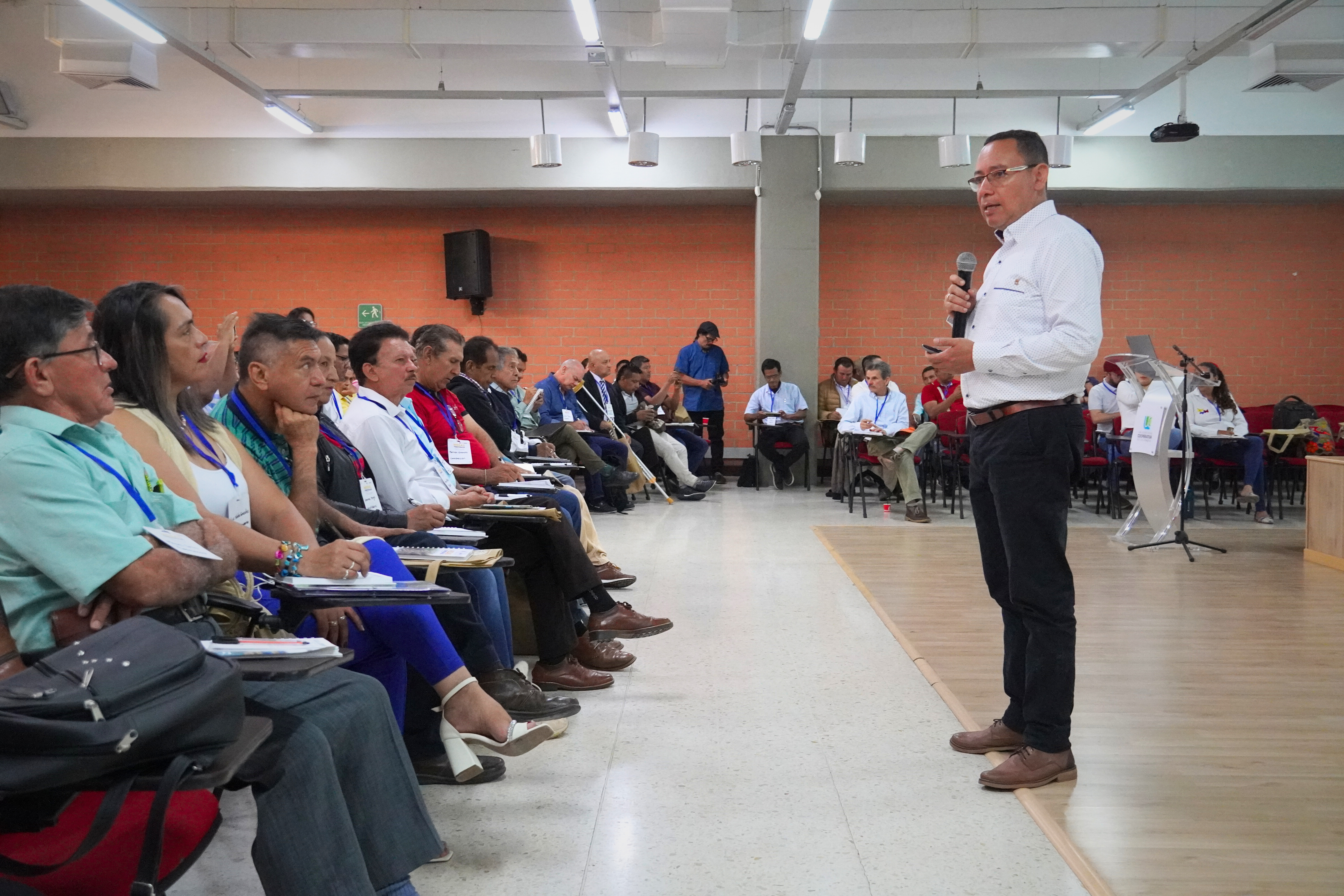 Las organizaciones del departamento del Tolima le apuestan a la economía solidaria, popular y comunitaria Las organizaciones del departamento del Tolima le apuestan a la economía solidaria, popular y comunitaria