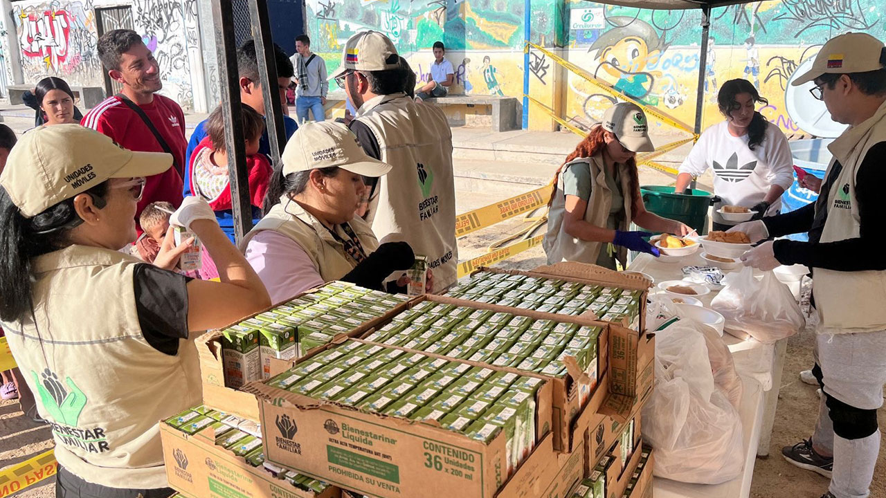 Gobierno garantiza atención en salud y nutrición a familias desplazadas en el Catatumbo Gobierno garantiza atención en salud y nutrición a familias desplazadas en el Catatumbo