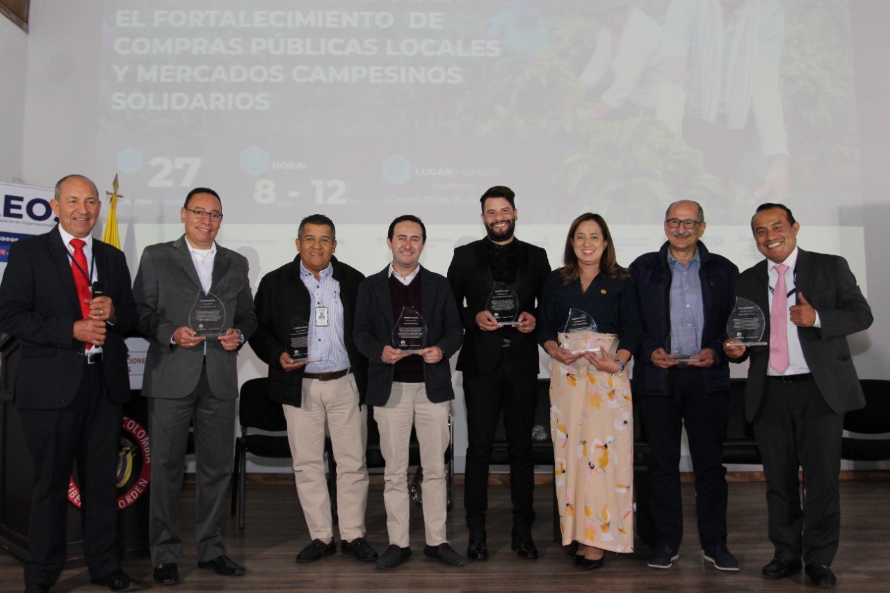 Con éxito culminó la Jornada de fortalecimiento de Compras Públicas Locales y Mercados Campesinos Solidarios Con éxito culminó la Jornada de fortalecimiento de Compras Públicas Locales y Mercados Campesinos Solidarios