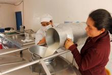 “La mujer es la base para una economía solidaria sostenible en el tiempo”