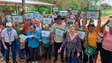 Familias campesinas recibieron un predio productivo y 62 títulos de propiedad individual en el departamento del Meta