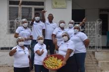 En el marco del impulso a los circuitos cortos de comercialización, una estrategia liderada por la Unidad Administrativa Especial de Organizaciones Solidarias (UAEOS), que contiene las estrategias Mercados Campesinos Solidarios y Compras Públicas Locales con importantes resultados que han beneficiado directamente a miles de hogares colombianos.  Según lo anterior, presentamos el reporte con corte al 2 de noviembre de 2021:  · Mercados Campesinos Solidarios: 112 jornadas realizadas, con la participación de m