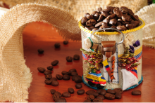 Firmantes de paz abren su primera tienda de café