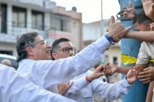 Los anuncios de Petro en el barrio Pescaíto de Santa Marta